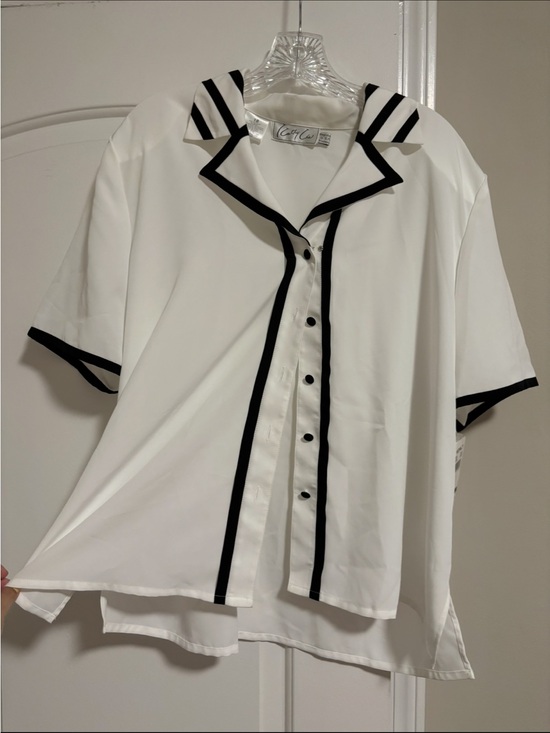 Kathy Che Tops - Kathy Che, Cozy Chic Women’s White Button-Up Shirt with Black Trim, Size 18